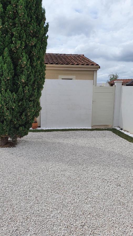 Le Petit Coin De Provence Bed & Breakfast Beaucaire  Exterior photo